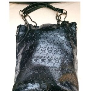 Black Skull Bucket Bag!